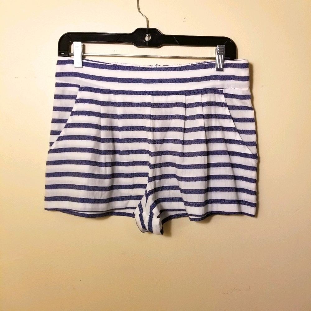 RARE🤩KOCH white and navy sailor shorts size XS